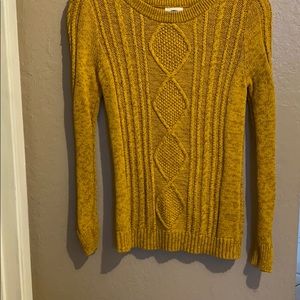 Honey colored thick Knitted sweater